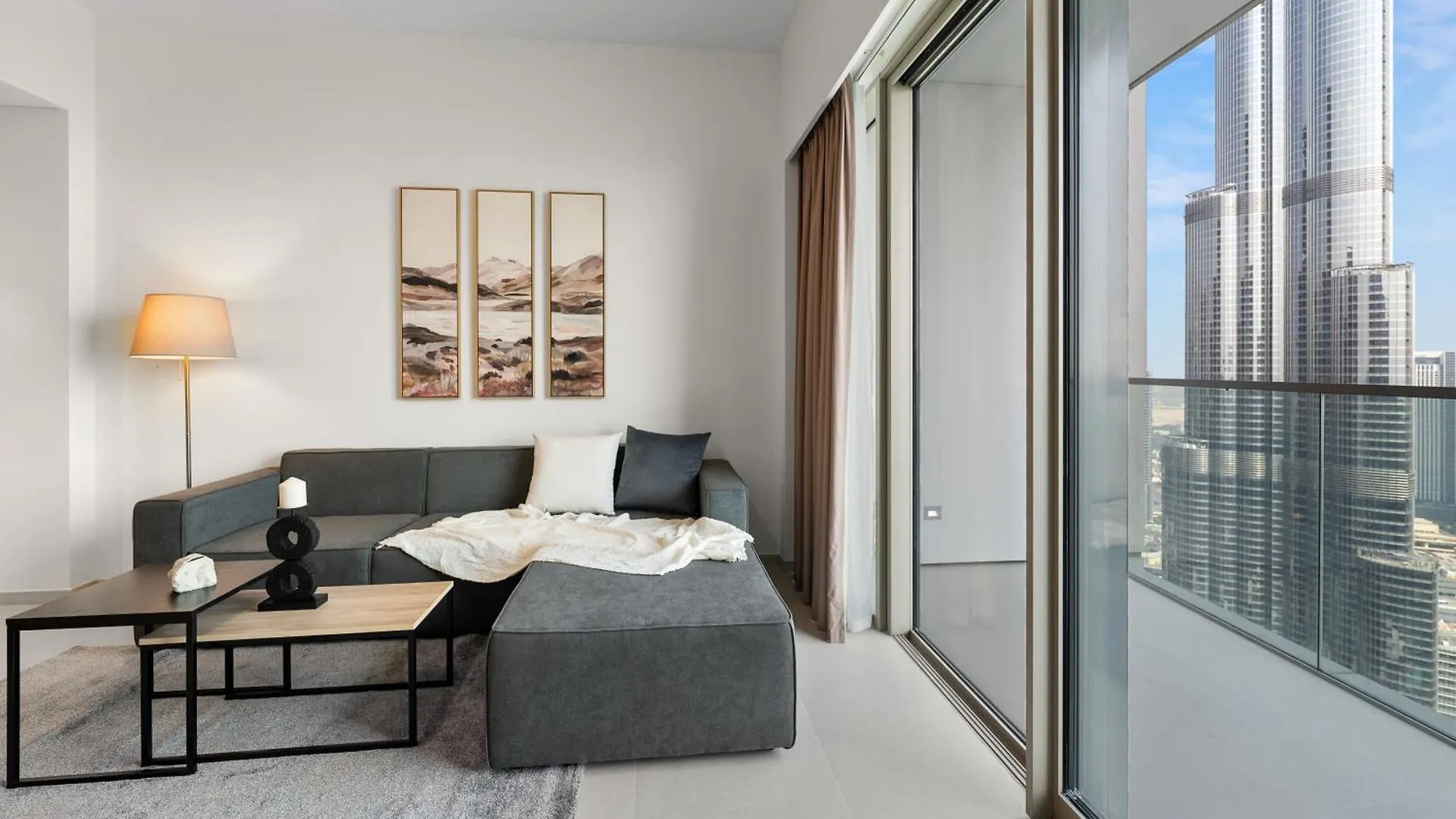Iconic Burj Khalifa & Fountain View - 2Br - Signature Grande Residences Dubai Apartment