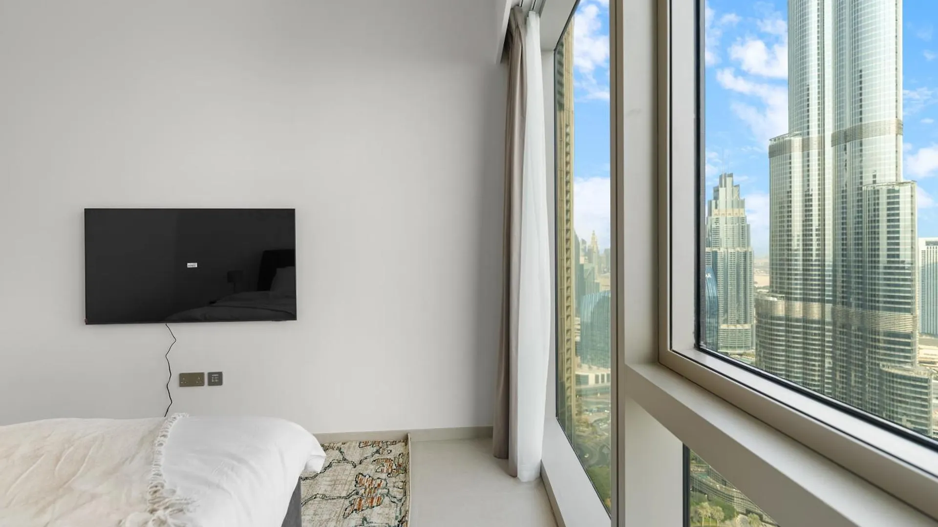 Iconic Burj Khalifa & Fountain View - 2Br - Signature Grande Residences Dubai Apartment